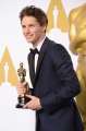 464199066-actor-eddie-redmayne-with-the-award-for-best-gettyimages.jpg