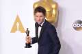 464268690-actor-eddie-redmayne-winner-of-the-best-gettyimages.jpg