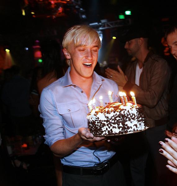 tom felton shirt off. Tom Felton celebrates birthday